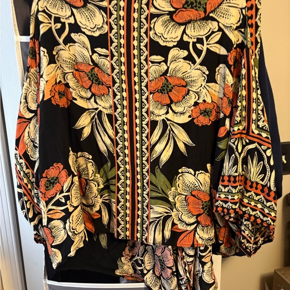 Nostalgia Black and Orange Floral Blouse - Picture 9 of 9